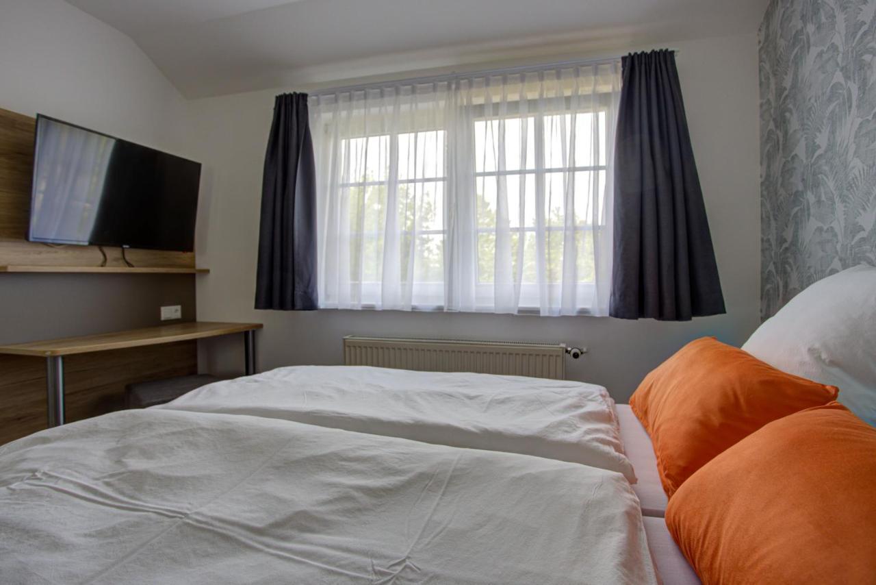 Double Room with Street View,1125906996:JPEG